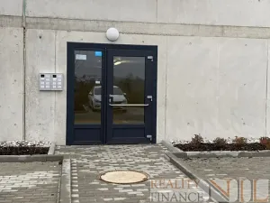 Pronájem garážového stání, Plzeň, 13 m2