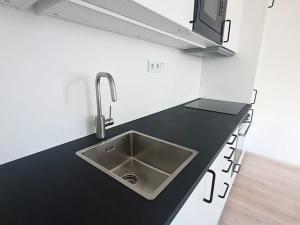 Pronájem bytu 2+kk, Praha - Hlubočepy, Fabiánové, 44 m2