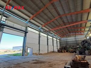 Pronájem skladu, Dolní Chvatliny, 3690 m2
