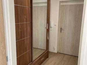 Pronájem bytu 1+kk, Praha - Vysočany, Na Harfě, 36 m2