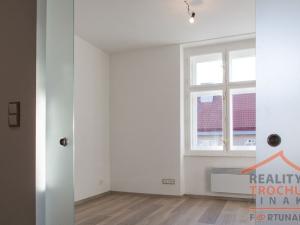 Pronájem bytu 2+kk, Hradec Králové, Mánesova, 62 m2