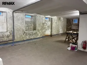 Pronájem skladu, Karlovy Vary, Moravská, 75 m2