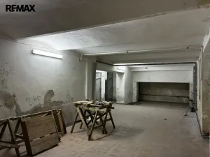 Pronájem skladu, Karlovy Vary, Moravská, 75 m2