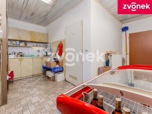 Prodej komerční nemovitosti, Chropyně, 800 m2