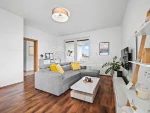 Prodej bytu 2+kk, Praha - Horní Měcholupy, Modenská, 66 m2