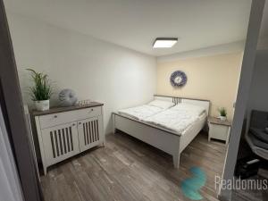 Pronájem bytu 2+kk, Zvěrotice, 50 m2