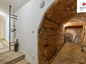 Prodej ubytování, Nové Město nad Metují, Husovo náměstí, 927 m2