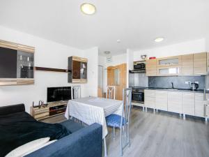 Prodej bytu 2+kk, Tachov, Na Třešňovce, 36 m2