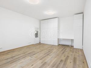 Pronájem bytu 3+1, Praha - Vinohrady, Římská, 74 m2