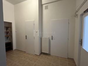 Pronájem bytu 1+kk, Praha - Vokovice, Africká, 30 m2