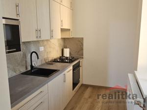 Pronájem bytu 1+1, Opava, U Střelnice, 36 m2