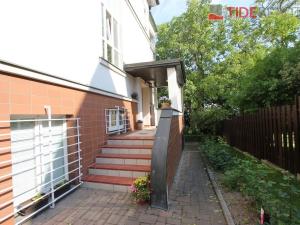 Pronájem kanceláře, Praha - Střešovice, náměstí Před bateriemi, 150 m2