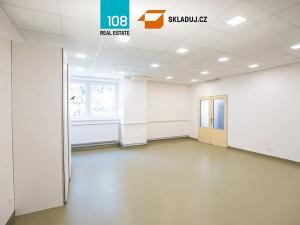 Pronájem skladu, Hořice, Máchova, 3400 m2