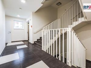 Prodej bytu 3+kk, Praha - Vysočany, Strnadových, 74 m2