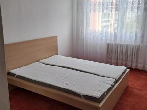 Pronájem bytu 3+1, Praha - Troja, Krosenská, 64 m2