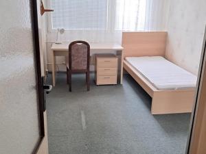 Pronájem bytu 3+1, Praha - Troja, Krosenská, 64 m2