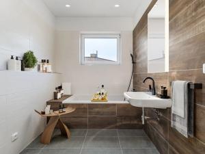 Prodej rodinného domu, Milovice, Modřínová, 137 m2