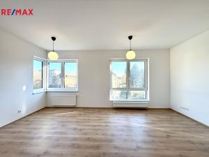 Pronájem bytu 2+kk, Karlovy Vary, Šumavská, 65 m2