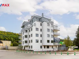 Pronájem bytu 2+kk, Karlovy Vary, Šumavská, 65 m2