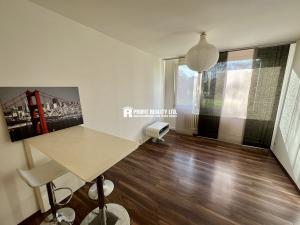 Pronájem bytu 2+kk, Beroun, Na Parkáně, 38 m2