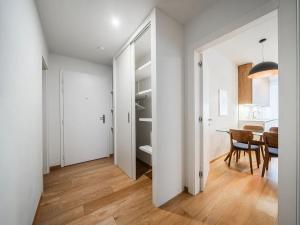 Pronájem bytu 2+kk, Praha - Smíchov, Holečkova, 77 m2