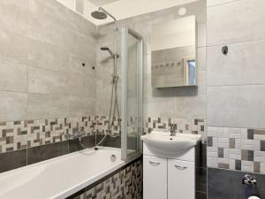 Pronájem bytu 4+kk, Kladno - Kročehlavy, Děčínská, 68 m2