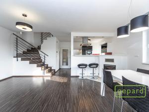 Pronájem rodinného domu, Praha, Do podkovy, 124 m2