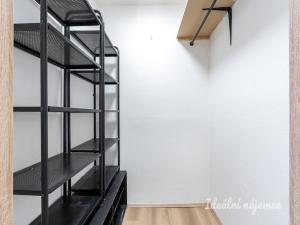 Pronájem bytu 2+1, Praha - Letňany, Chlebovická, 61 m2