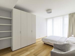 Pronájem bytu 2+kk, Praha - Smíchov, Holečkova, 87 m2