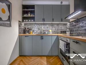 Pronájem bytu 2+kk, Praha - Karlín, Pernerova, 42 m2