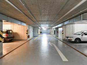 Pronájem garážového stání, Praha - Kamýk, U Kamýku, 20 m2