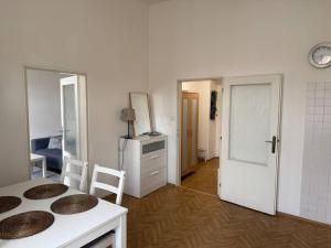 Pronájem bytu 2+kk, Praha - Dejvice, Muchova, 50 m2