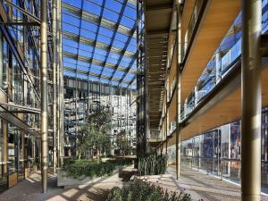 Pronájem kanceláře, Praha - Karlín, Karolinská, 2439 m2