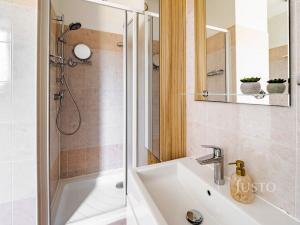 Prodej bytu 3+1, České Budějovice - České Budějovice 2, Dubenská, 77 m2