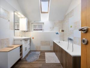 Prodej rodinného domu, Mnichovice, Myšlínská, 321 m2