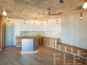 Pronájem bytu 2+kk, Praha - Holešovice, Komunardů, 57 m2