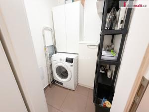 Pronájem bytu 3+kk, Praha - Hloubětín, Saarinenova, 80 m2