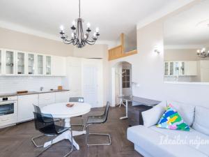 Pronájem bytu 2+kk, Praha - Vinohrady, Na Kozačce, 52 m2