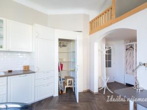 Pronájem bytu 2+kk, Praha - Vinohrady, Na Kozačce, 52 m2