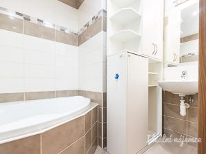 Pronájem bytu 4+1, Praha - Libeň, Podvinný mlýn, 87 m2