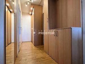 Prodej bytu 3+1, Slaný, Na Dolíkách, 69 m2