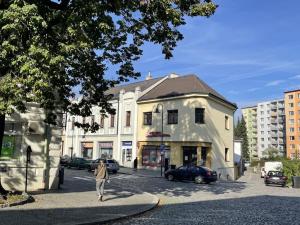 Pronájem kanceláře, Valašské Meziříčí, Poláškova, 250 m2