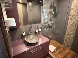 Pronájem bytu 2+kk, Praha, Třeboradická, 40 m2