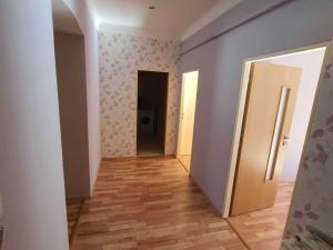 Pronájem bytu 3+1, Karlovy Vary, Raisova, 100 m2