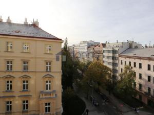 Pronájem bytu 3+kk, Praha, Rumunská, 67 m2