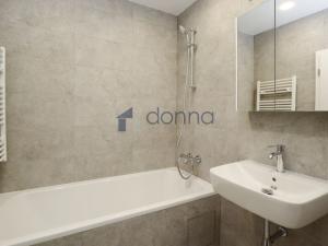 Pronájem bytu 3+kk, Praha, Rumunská, 67 m2