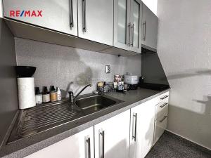 Pronájem obchodního prostoru, Praha - Košíře, Pod školou, 14 m2