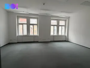 Pronájem kanceláře, Praha, Žerotínova, 100 m2
