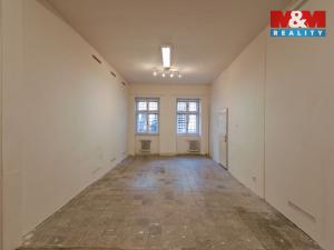 Pronájem obchodního prostoru, Valašské Meziříčí, Náměstí, 32 m2