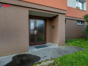 Prodej bytu 3+1, Liberec - Liberec VI-Rochlice, Sametová, 70 m2